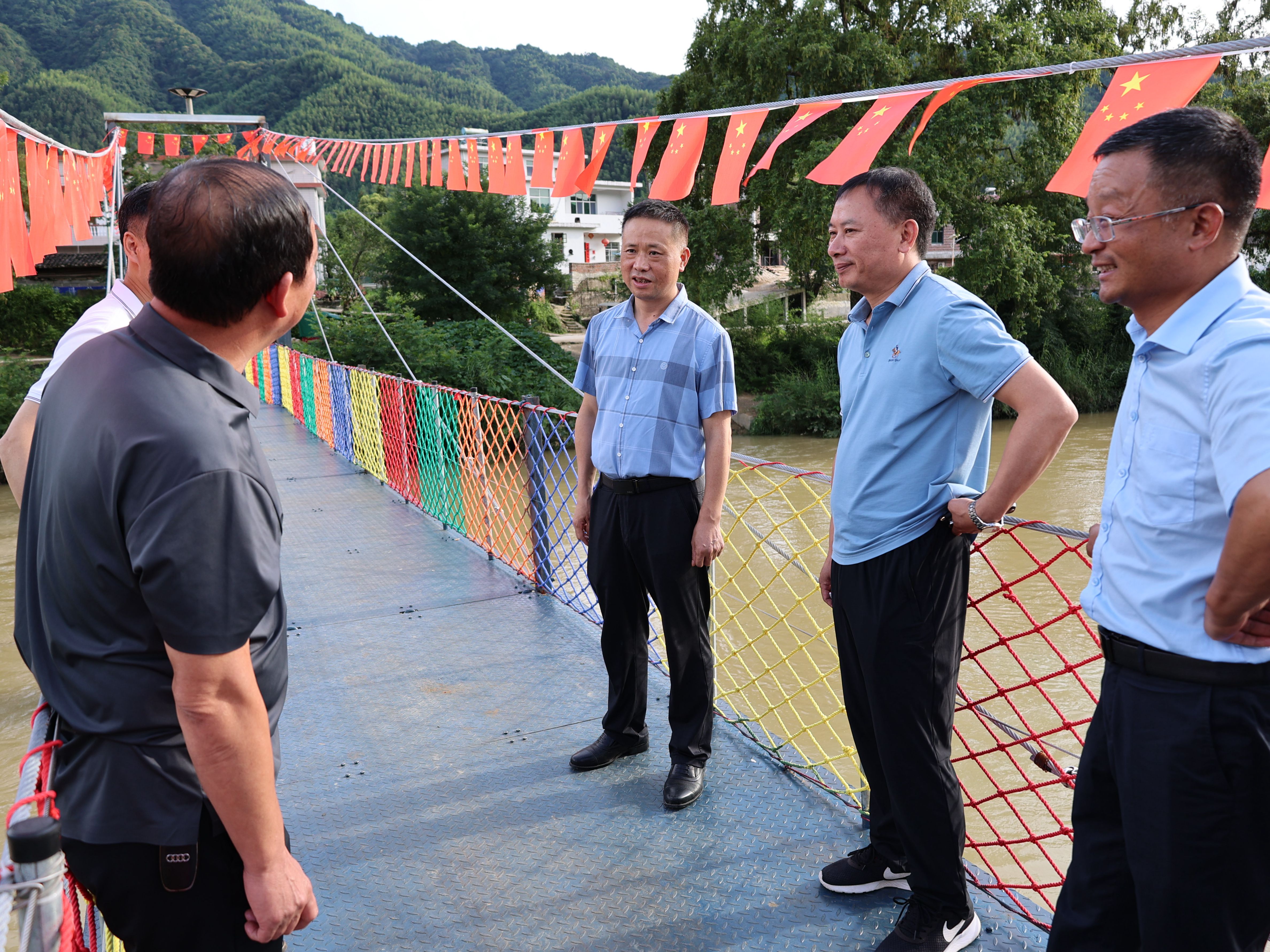 汝城县人大常委会和县检察院联合跟踪督办干民生“彩虹桥”办理落实情况。.jpg