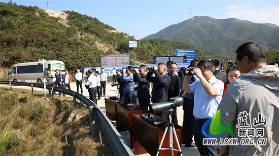 五省（区）到云冰山现场调研“千年鸟道”保护工作.jpg