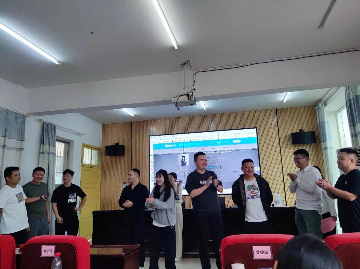 3f18bafa4d86195cb329f84d95d28ae.jpg