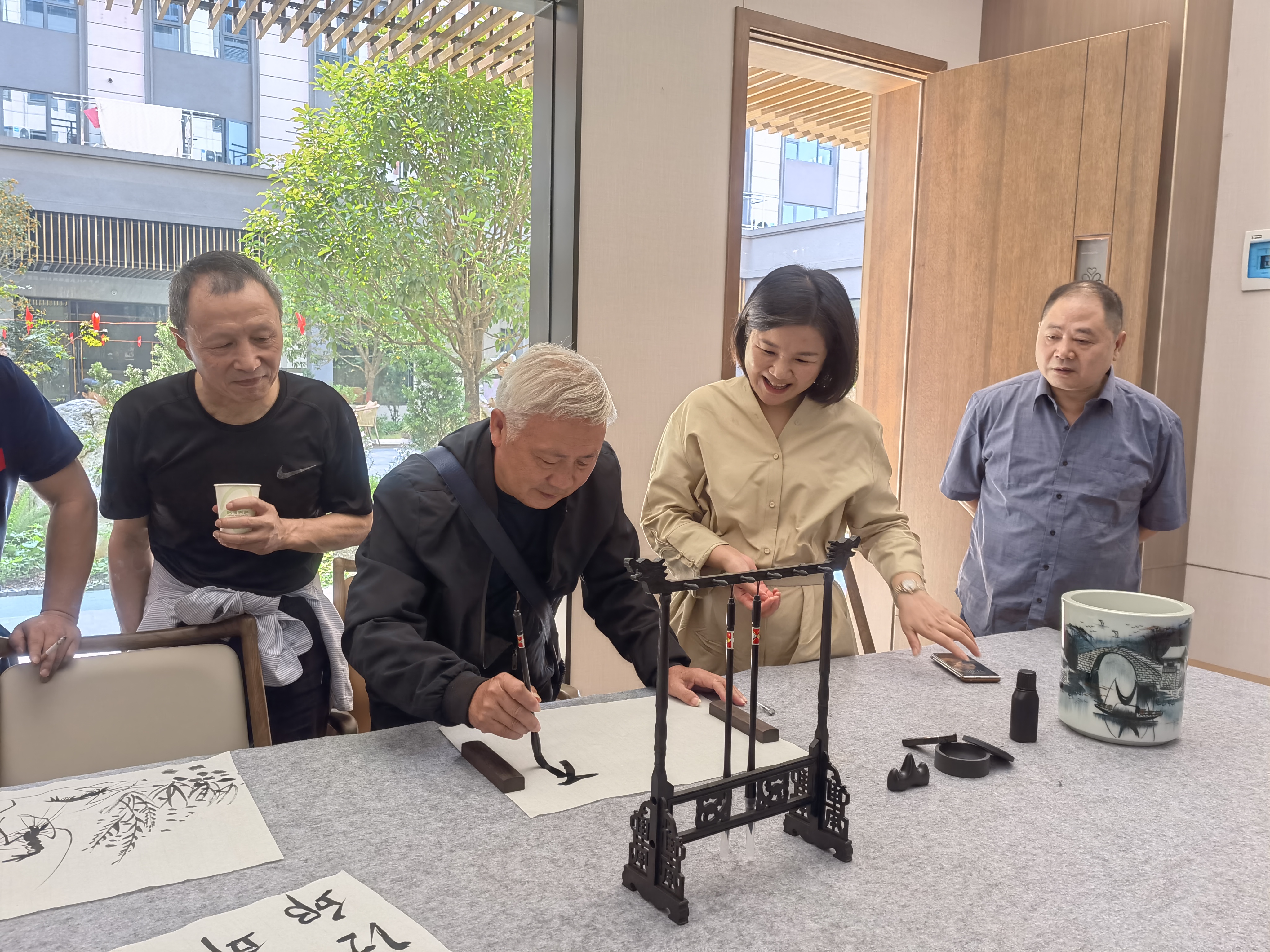 老党员活动.jpg