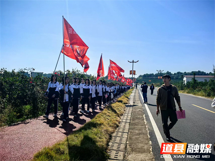 30支青少年球队燃“篮球”热情 展少年风采6_副本.jpg