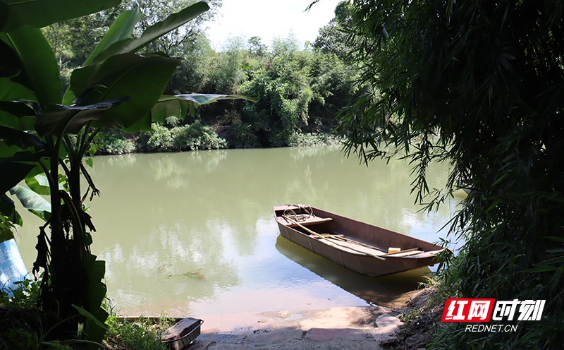 宜章白石渡,古渡舟自横。 copy.png 图片