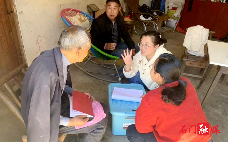 石门县太平镇：积极推进医保收缴 让群众有“医”靠1.jpg