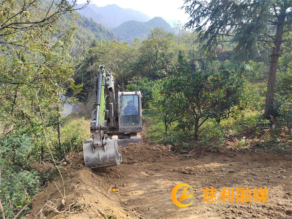 修建机耕道2.jpg