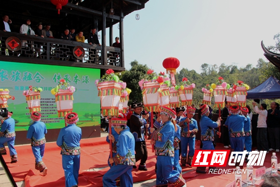 民俗表演 高花灯.jpg