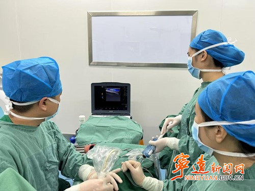 宁远：守住高龄透析老人的“生命线”_副本500.jpg