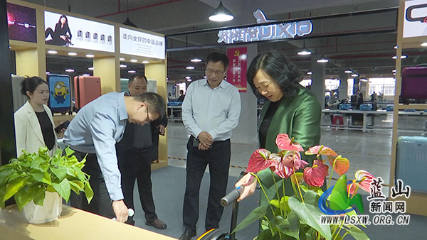 岳阳市云溪区政企代表一行来蓝考察交流.jpg