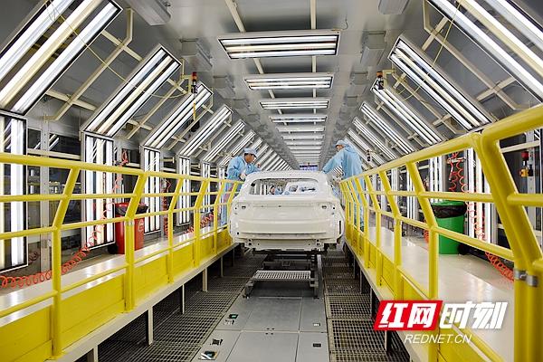 吉利新能源二期4.0新涂装工厂建成投产。.jpeg 吉利新能源二期4.0新涂装工厂建成投产。.jpeg