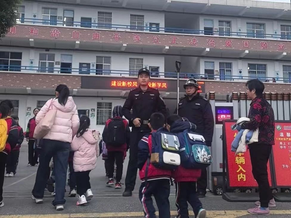 2信图片_20241125154432.jpg 2信图片_20241125154432.jpg