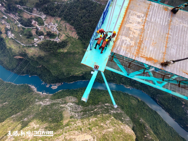 1732684590587381.png 缆索吊支索器加工安装.png