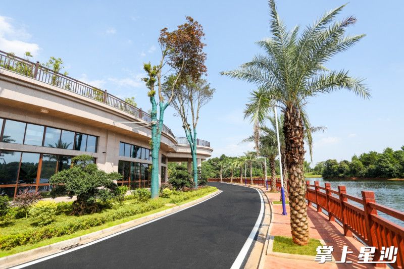 图为黄兴镇珠塘湖国际旅游度假区。