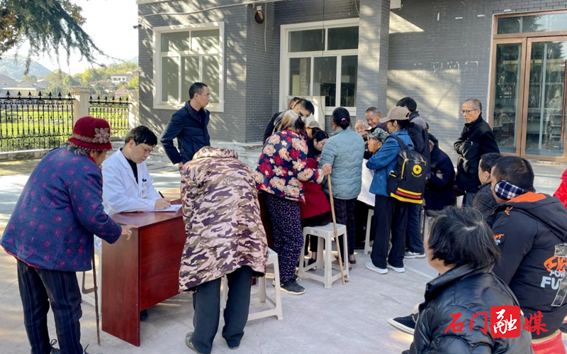 新铺镇:开展集中评残活动1.jpg 新铺镇:开展集中评残活动1.jpg