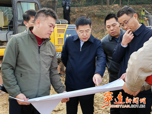 胡勇剛調研城區重點項目建設工作_副本500.jpg