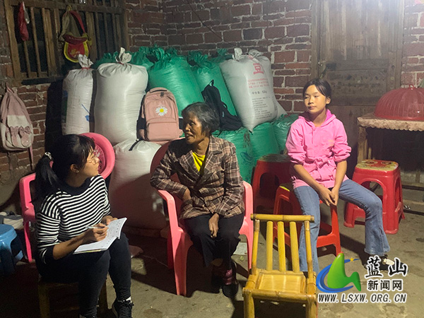 早禾学校：精准资助 暖心家访.jpg