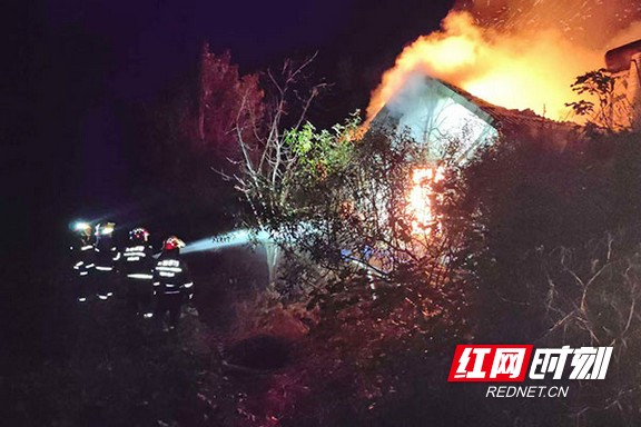 连续两起小孩取暖未断电引发火灾 益阳消防提醒警惕身边的“温暖炸弹”