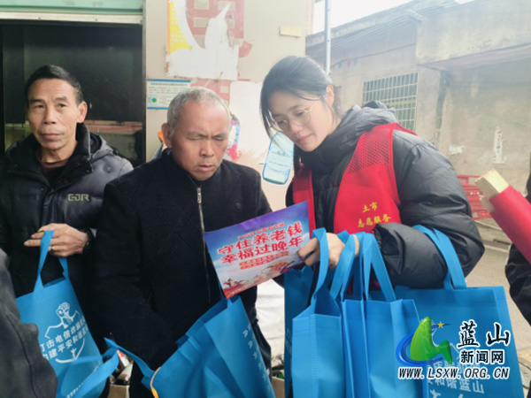土市镇：筑起防电诈铜墙铁壁，守护老年人“养老钱”.jpg