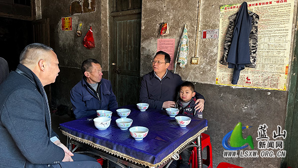 龙向洋前往荆竹瑶族乡调研巩固拓展脱贫攻坚成果同乡村振兴有效衔接工作.jpg