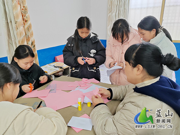 竹市学校：“剪”除烦恼 “纸”尖生情.jpg
