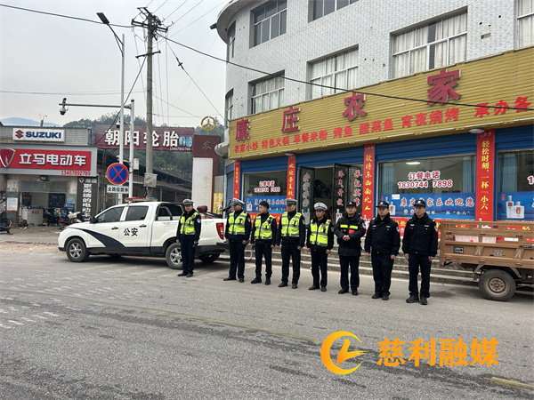 通津铺交警中队到杨柳铺乡开展道路安全整治行动_副本.jpg
