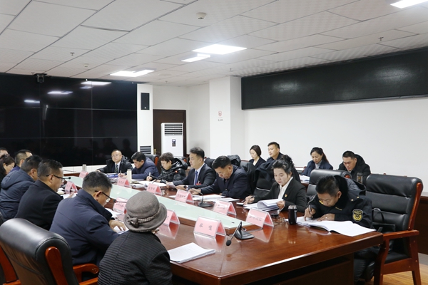 图为隆子县分组讨论会现场。_副本.jpg