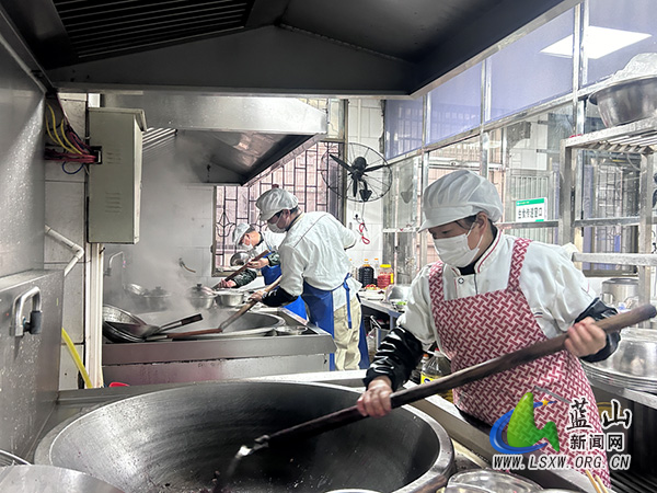 蓝山县第一中学：“厨王争霸”，赛出清廉好风味.jpg