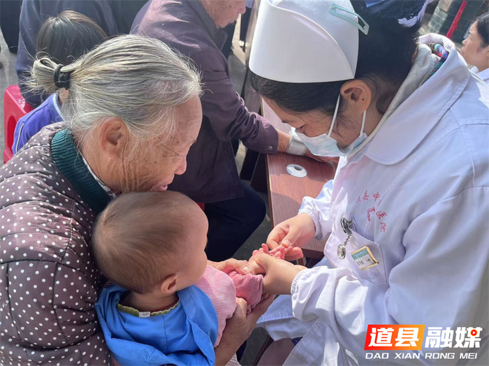 道县中医医院：扎实开展冬季巡回义诊 让中医健康之花在基层深耕发芽2_副本.jpg