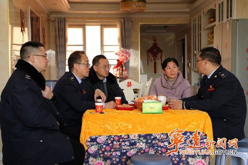 宁远：新春佳节即来临  慰问关怀暖人心_副本500.jpg