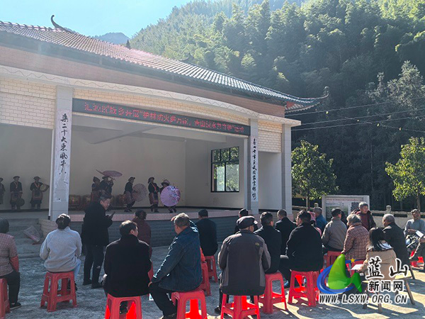 瑶乡舞动 “防火风”，青山绿水共守护.jpg