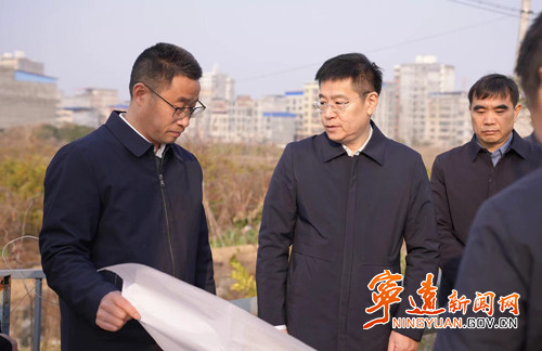 胡勇刚调研城区排水工作_副本500.jpg