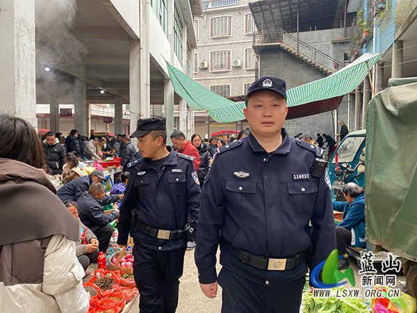 毛俊镇开展矛盾纠纷排查化解社会治理巡逻活动.jpg