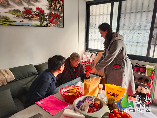 蓝山县水电公司春节前走访慰问困难党员职工送温暖_1.jpg 蓝山县水电公司春节前走访慰问困难党员职工送温暖_1.jpg