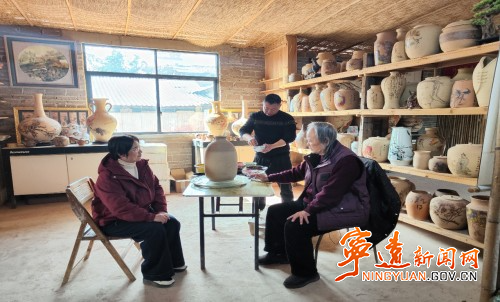 宁远：聚焦春节“黄金期”   服务人才“不打烊”2_副本500.jpg
