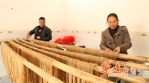 【代表风采】毛运忠：苗木种植助增收  尽心履职促发展2_副本500.jpg