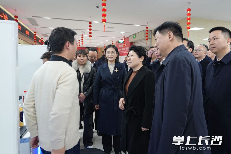中国长沙人力资源服务产业园（长沙经开区园区）调研现场。 均为长沙晚报全媒体记者郭雨滴摄
