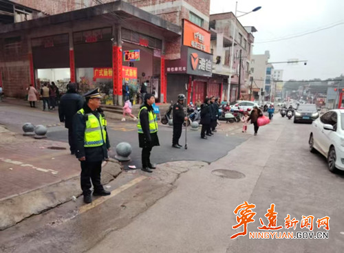 宁远冷水镇：持续开展“护学行动”  护航开学季校园安全_副本500.jpg