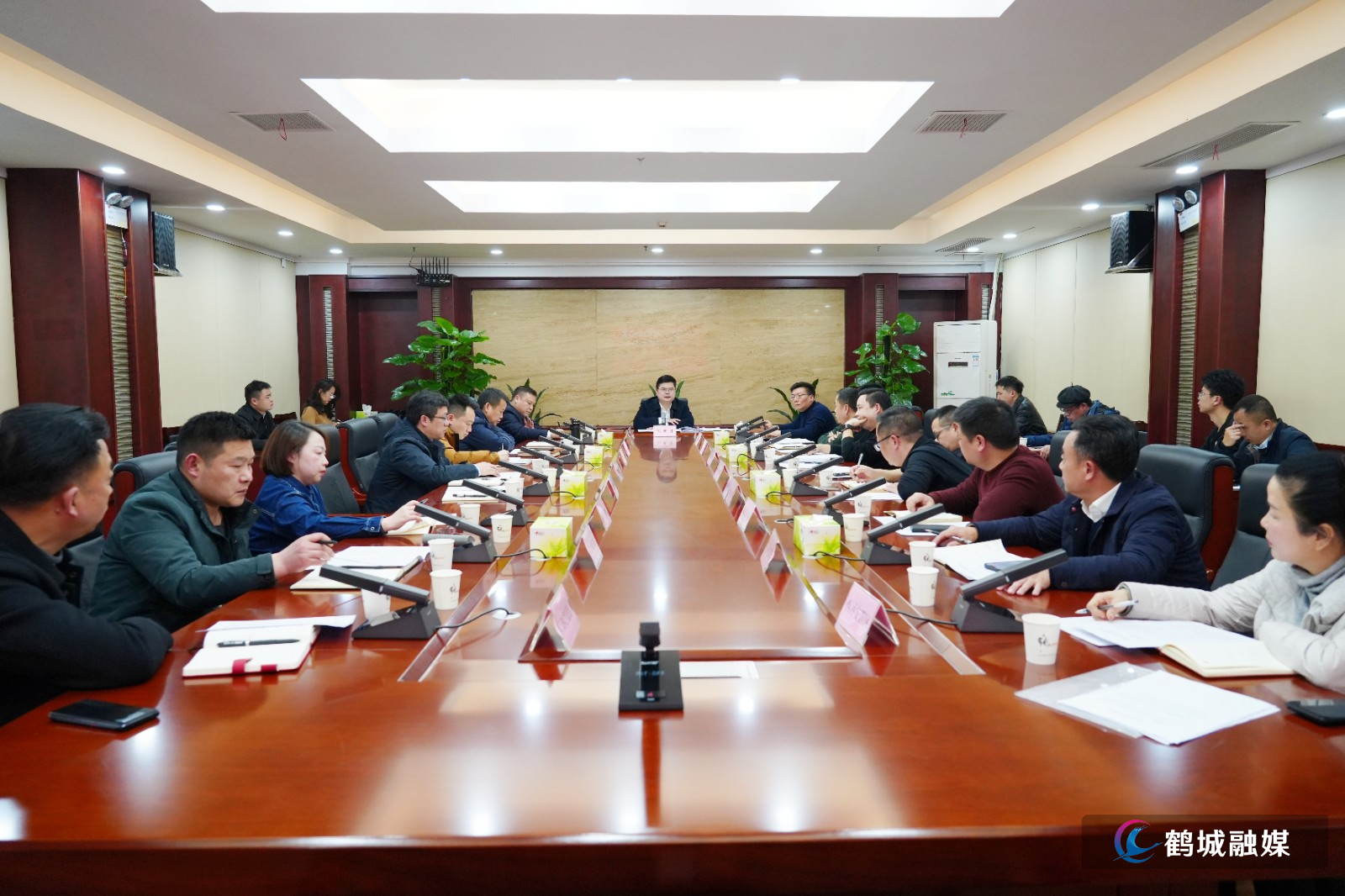 鹤城区召开划地村民安置区建设推进会.jpg