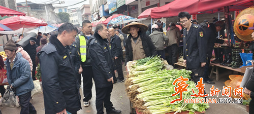 宁远中和镇：整治市场规范秩序  守护“烟火气息”_副本500.jpg