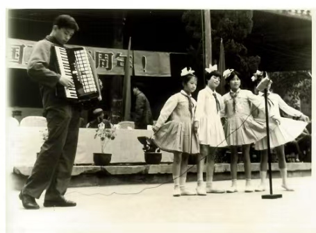 1962年学校举行新中国成立13周年庆祝活动。