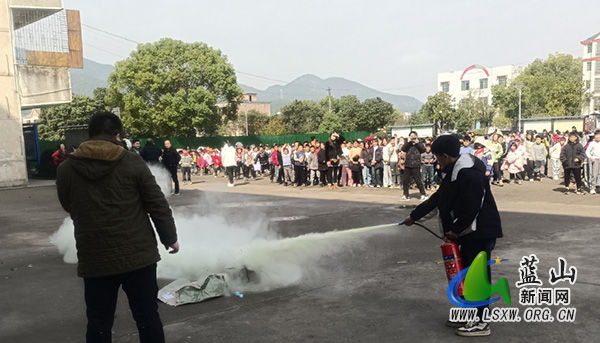 总市学校：开展消防安全演练，筑牢校园安全防线.jpg