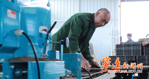 寧遠(yuǎn)：“執(zhí)法+供種+科技”三聯(lián)動 打好春耕“組合拳”3_副本500.jpg