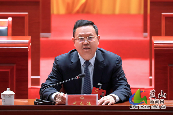 我县召开两会中共党员会议2.jpg