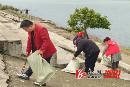 巡河3.5捡垃圾.png