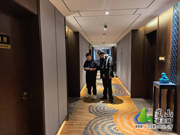 蓝山县纪委监委:全程监督确保两会风清气正.jpg 蓝山县纪委监委:全程监督确保两会风清气正.jpg