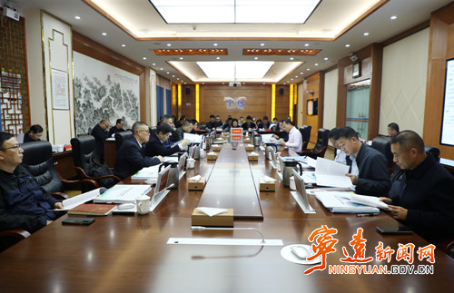 胡勇刚主持召开县规划审查2025年第二次联席会议_副本500.jpg