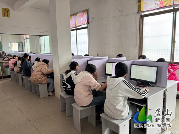 楠市中心小学开展学生心理健康普查.jpg