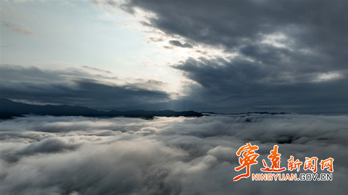 宁远：九嶷山现壮美云海景观2_副本500.jpg