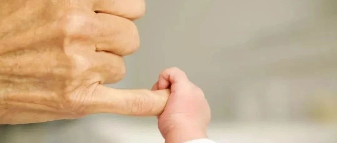避免让老人“出钱出力又寒心”，法院支持依约支付老人7万“带娃费”！