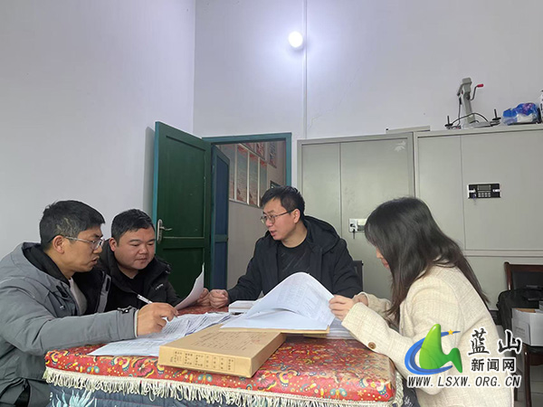 浆洞瑶族乡：全面梳理村级财务，进一步巩固巡察整改成果.jpg
