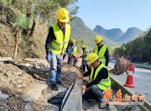 【九嶷山景区奋力冲刺AAAAA】宁远县交通运输局：旅游公路扩建按下“快捷键”  九嶷山冲刺国家5A级旅游景区再添新动能_副本500.jpg