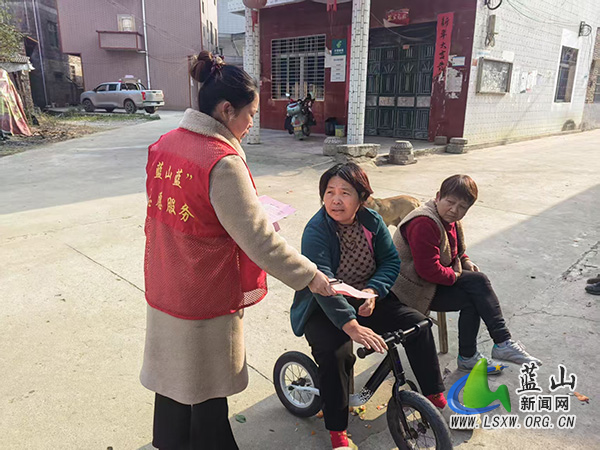 祠堂圩镇开展扫黑除恶宣传活动.jpg